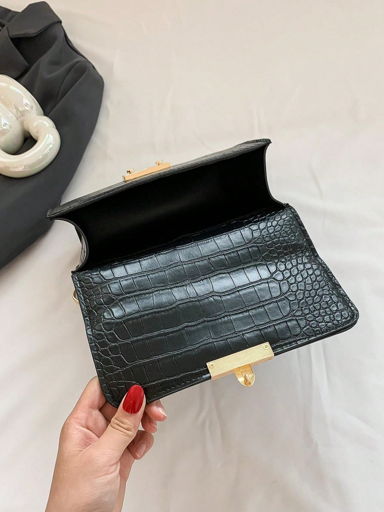 Charles & Ke*th - Alva Croc-Effect Chain Strap Crossbody Bag - Black