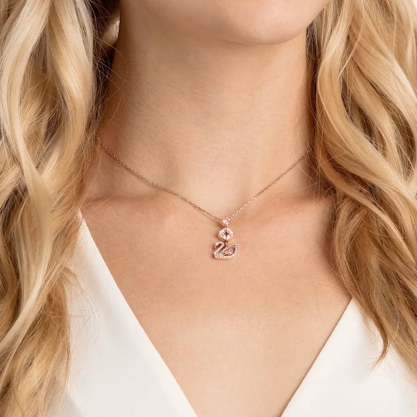 Swar*vski - Dazzling Swan pendant - Swan, Pink, Rose gold-tone plated - 5473024