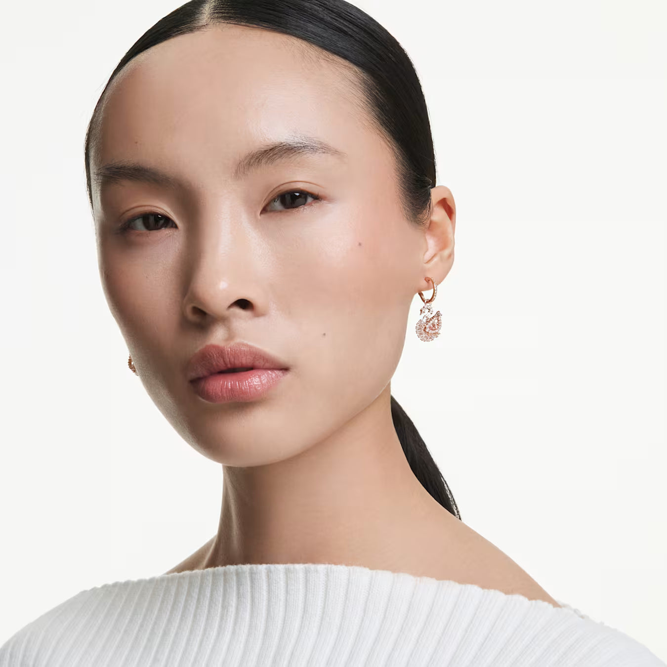 Swar*vski -Swan drop earrings Pavé, Swan, Pink-5732415
